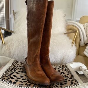 Gorgeous Frye brown leather knee high Boots 8.5